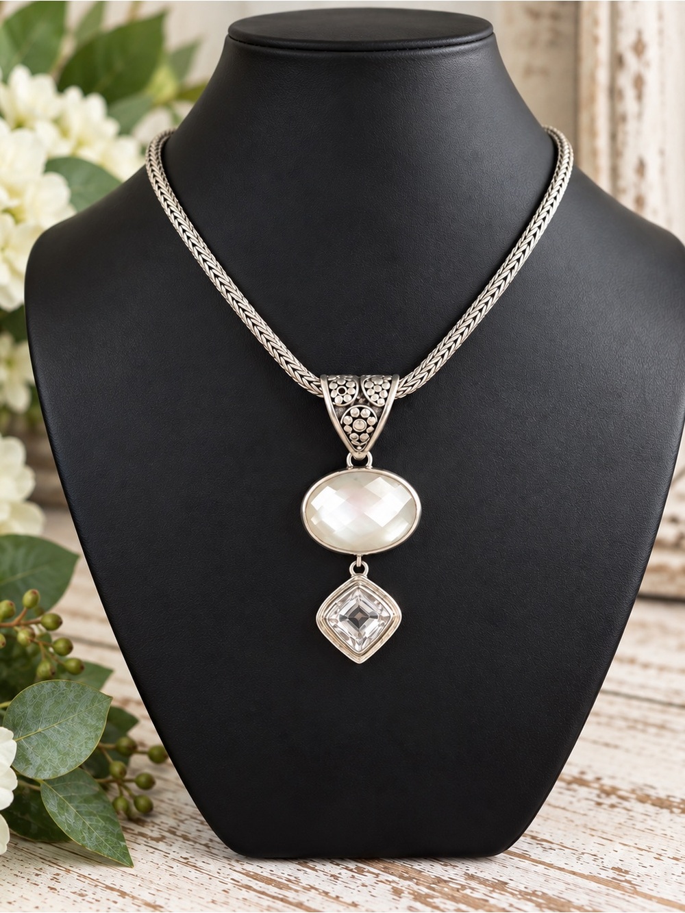 Lori Bonn Rare Vintage Sterling Silver Mother of Pearl Gemstone Necklace